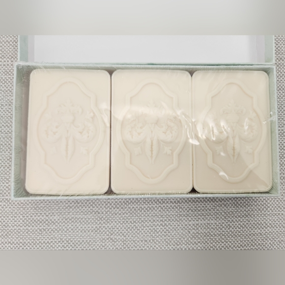 Saponificio Artigianale Fiorentino Rose Scented Handmade Soaps Three 4.40 OZ - Picture 10 of 16